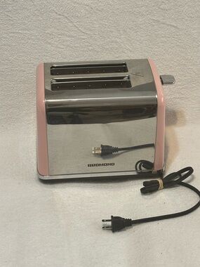 Redmond 2-Slice Pink & Stainless Steel Toaster